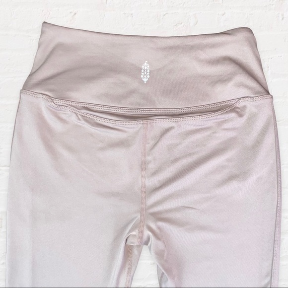 NWOT FREE PEOPLE x FP Movement Very Prarie 7/8 Legging Moon Light Mauve - Small - Picture 6 of 11